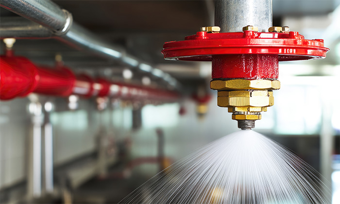 NFPA 13 – Sprinklervorsorge mit internationalem Standard, Inspektion technische Anlage, wiederkehrende Prüfung, Risikobewertung